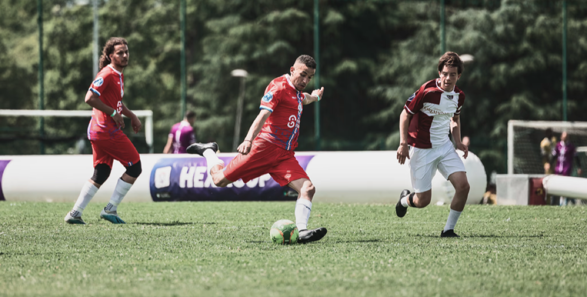 Un match Hexacup sur un terrain en libre accès